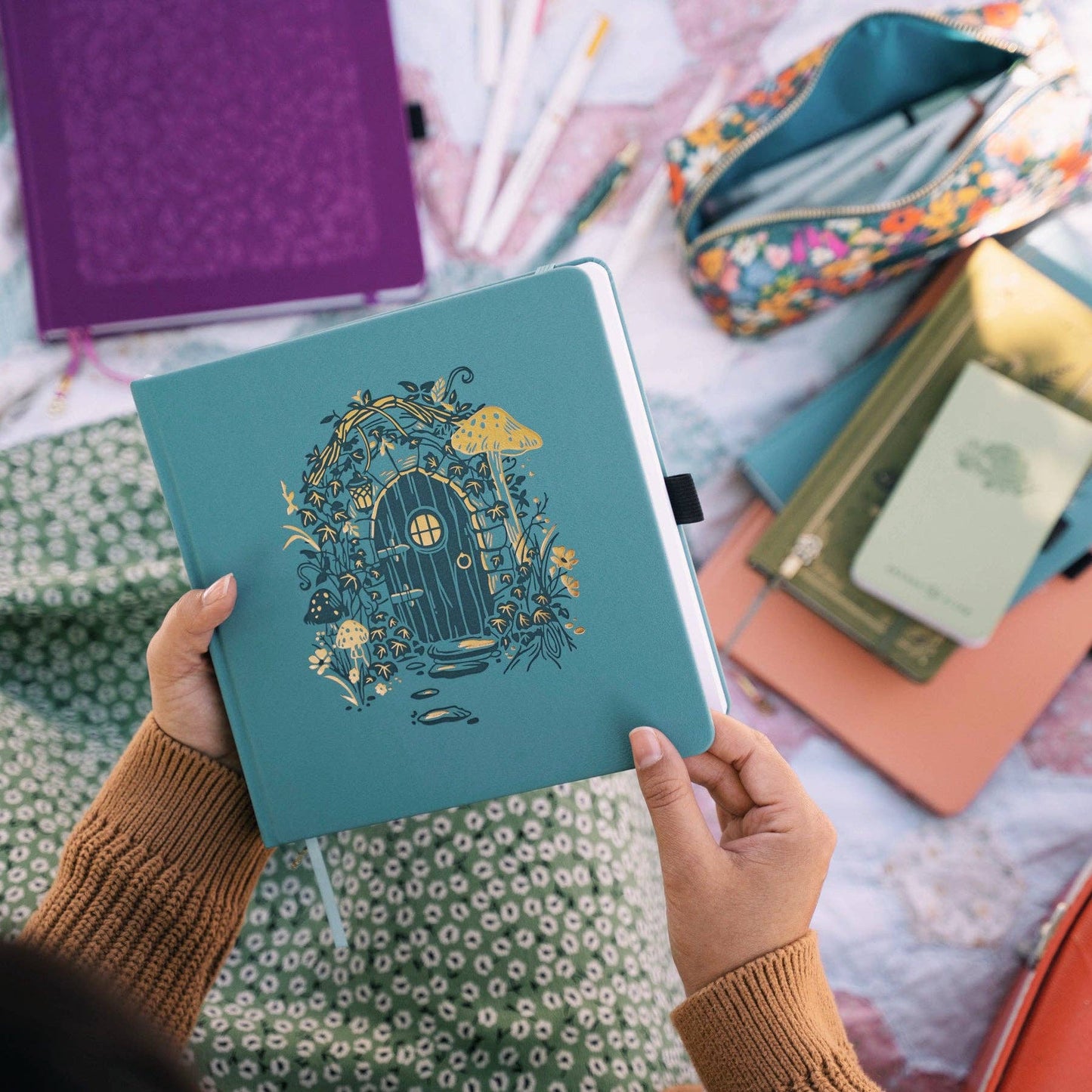 Fairy House | Notebook: Dot Grid / B5: 160 Pages